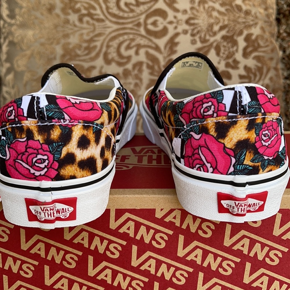 Vans WMNS Classic Slip On Rose/Animalchck Trwht/Multi Sneakers - Picture 14 of 16